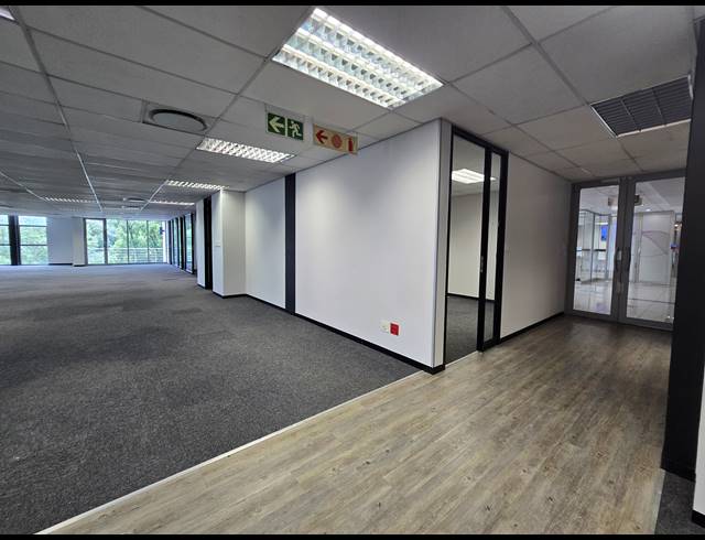 669M² OFFICE TO LET IN BRYANSTON